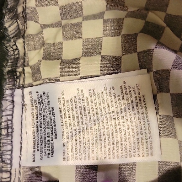 NWT: Boys VANS Off the Wall Shorts - Picture 10 of 11